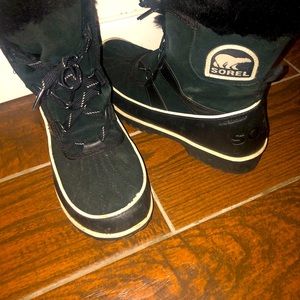 Woman’s Sorel  size 10 snow boot.